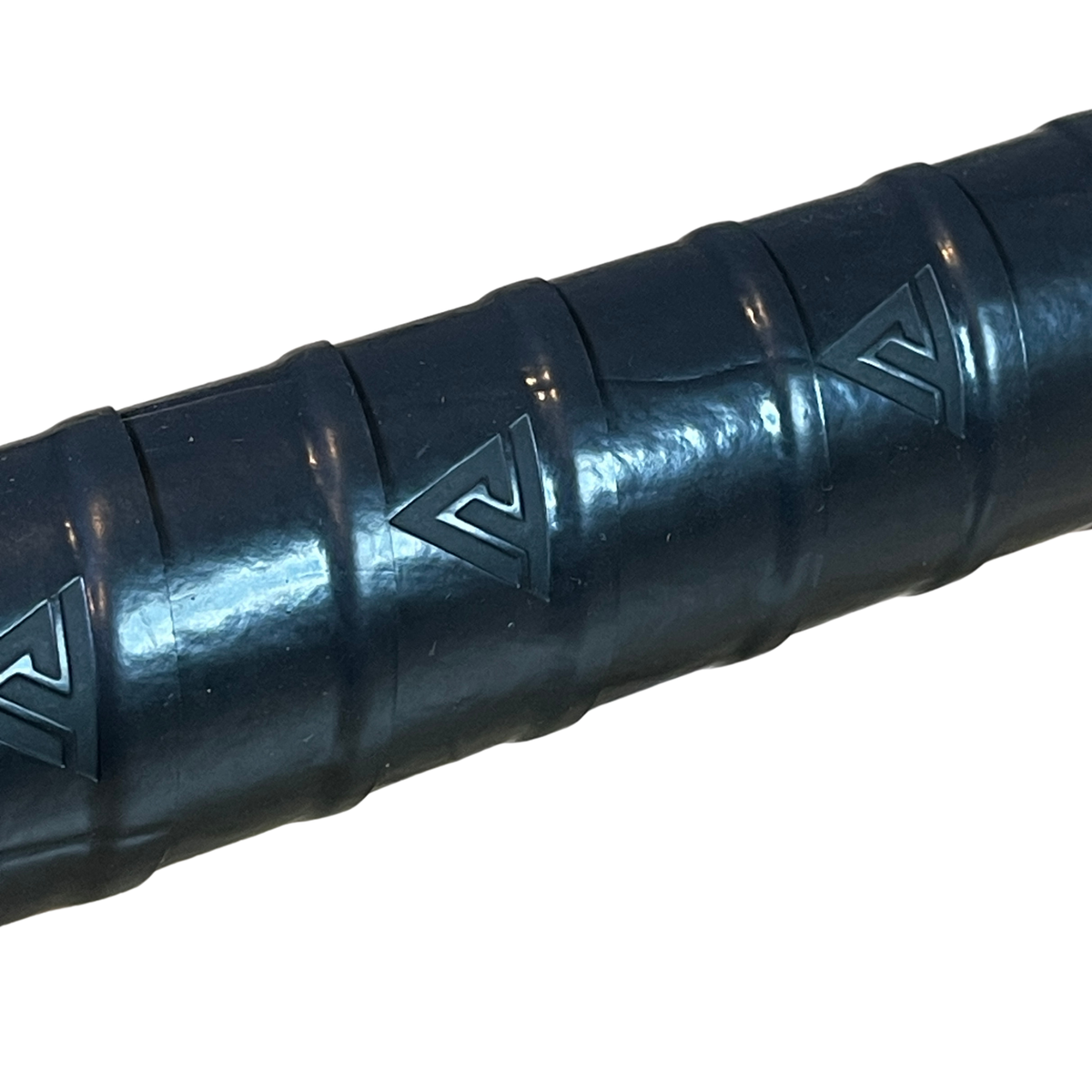 GRIP TAPE BLACK エンブレムの型押し