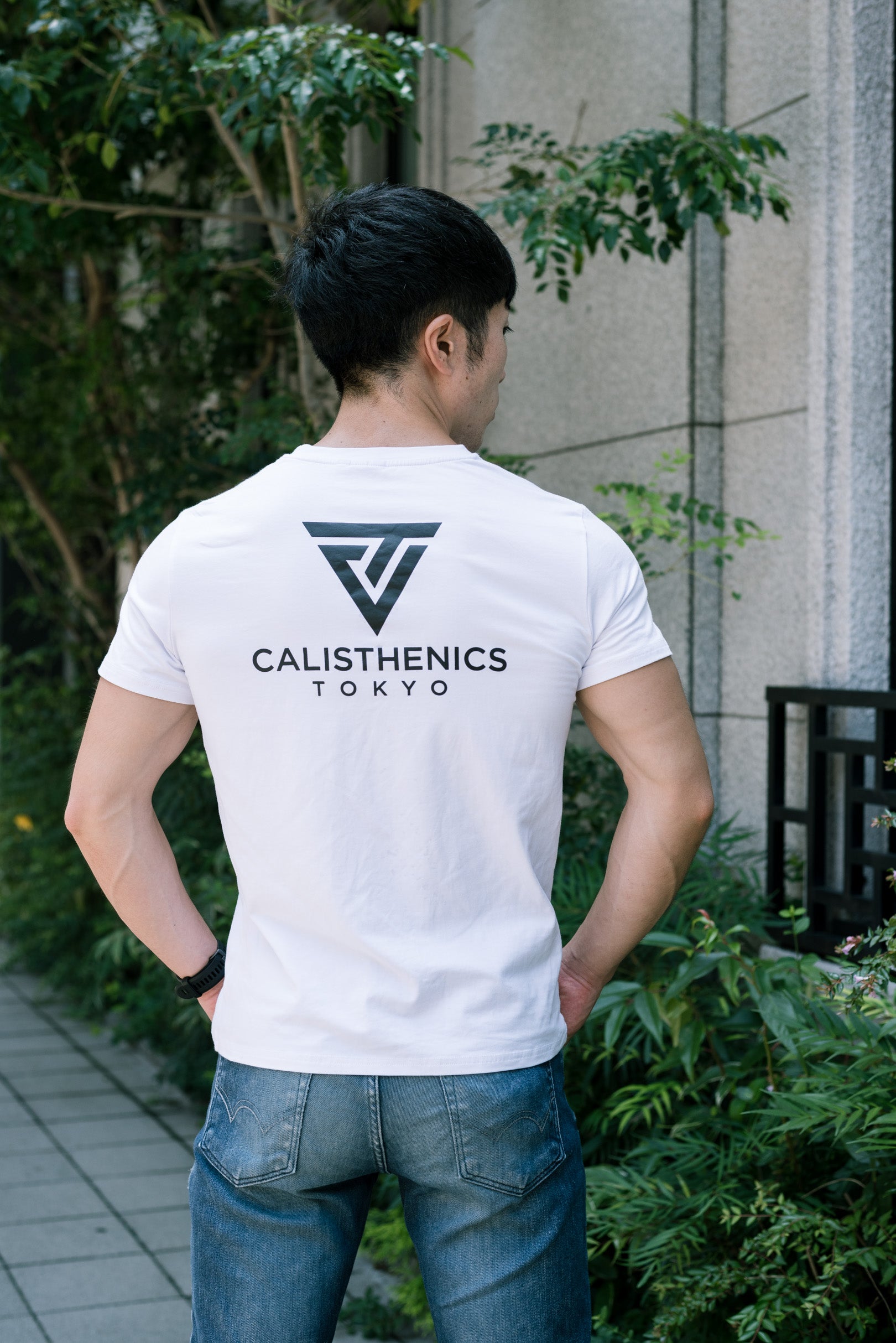 T-SHIRT